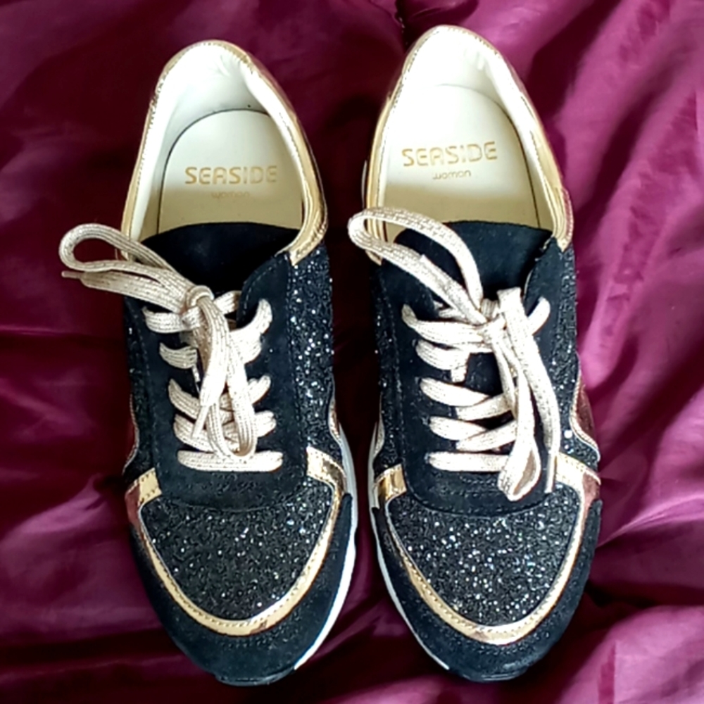Women's sneakers
